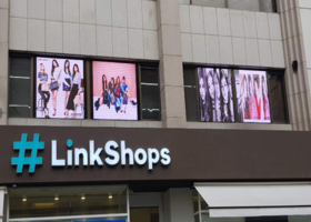 서울 을지로 창문형 풀컬러 LED 전광판